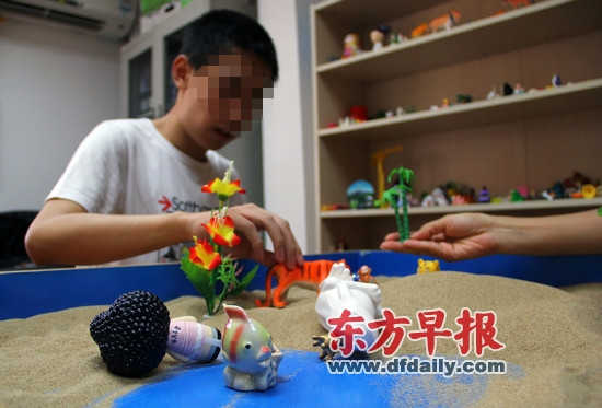 上海某社區舉辦自閉癥治療咨詢